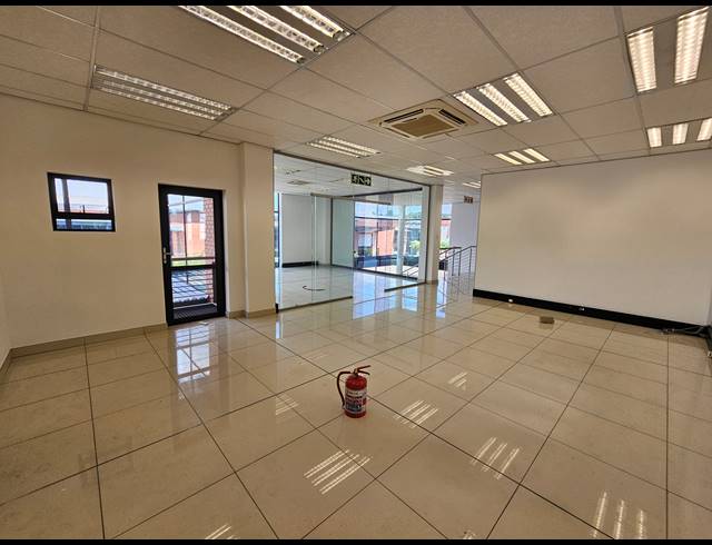 1,345M² WAREHOUSE TO LET IN NORTH RIDING